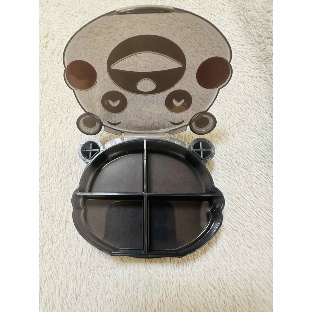 くまもん　ピルケース　新品未使用　サプリメントケース　お薬ケース エンタメ/ホビーのおもちゃ/ぬいぐるみ(キャラクターグッズ)の商品写真