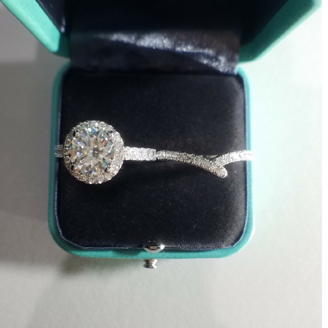 定番のお歳暮 人気デザイン再入荷♡最高級モアサナイト 1カラットヘイローリング アクセサリー