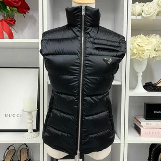 PRADA(ダウンベスト)のフリマアイテム一覧 PRADA(ダウンベスト)のフリマアイテム一覧