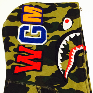 アベイシングエイプ(A BATHING APE)のシャークパーカー ファーストカモ グリーン(パーカー)