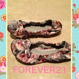 フォーエバートゥエンティーワン(FOREVER 21)のFOREVER21＊花柄ペタンコ靴(ハイヒール/パンプス)