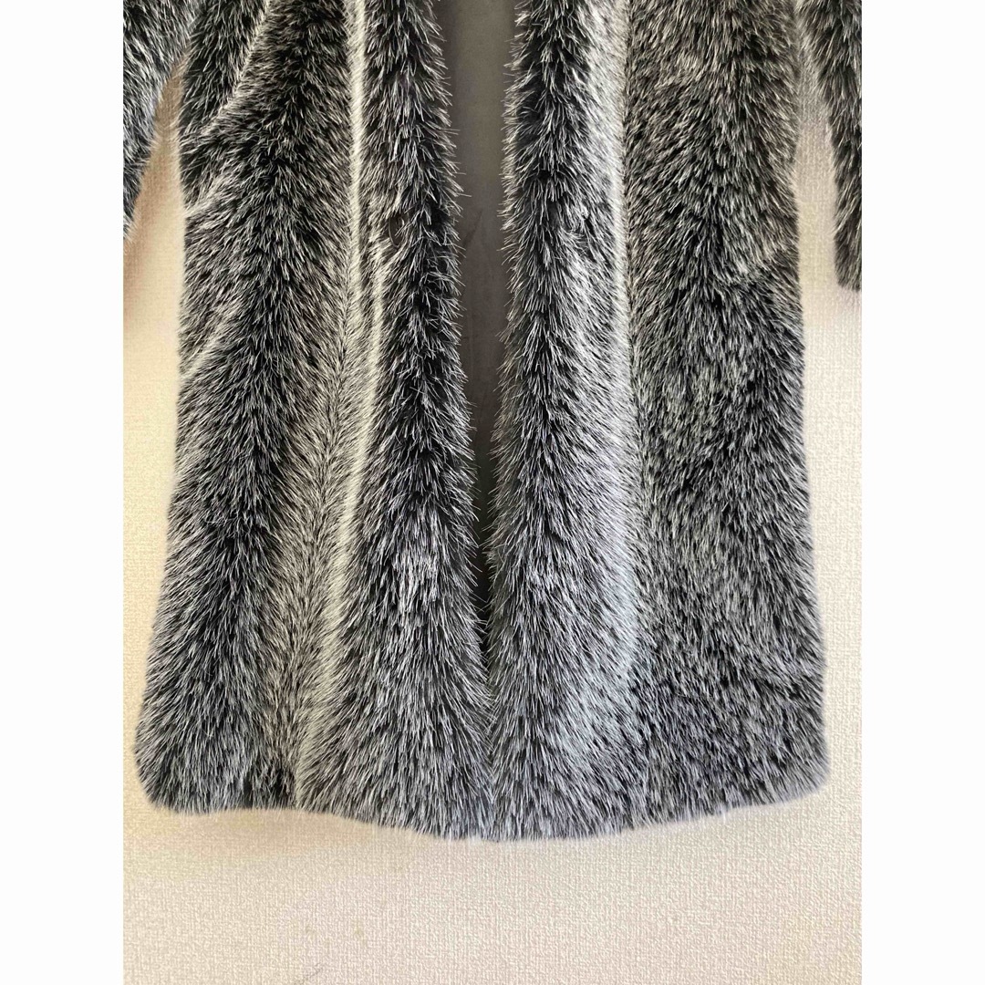 美品✨ファーコート グレー×ホワイトの通販 by ZOE|ラクマ 美品✨ファーコート グレー×ホワイトの通販 by ZOE|ラクマ