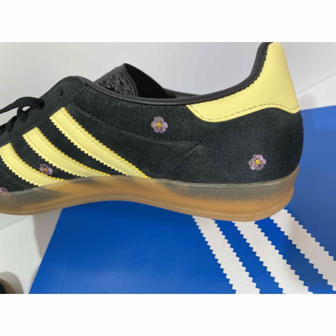 新品】24cm adidas Gazelle Indoor 花柄刺しゅう