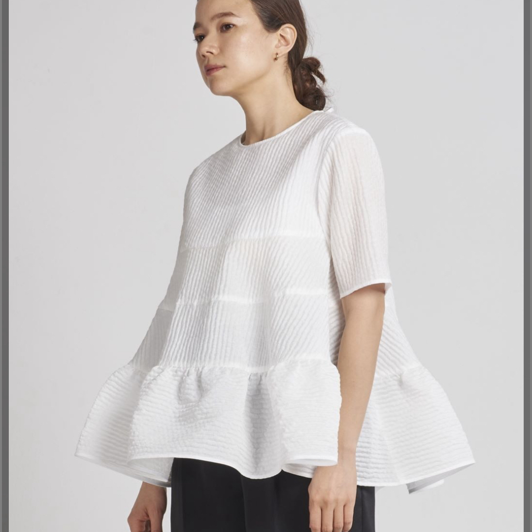 美品 ヨリ yori フクレティアードブラウス 38 トップス 美品 ヨリ yori フクレティアードブラウス 38 トップス