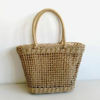 かごバッグ　草編み　ショルダー　透かし編み　軽い(ショルダーバッグ)