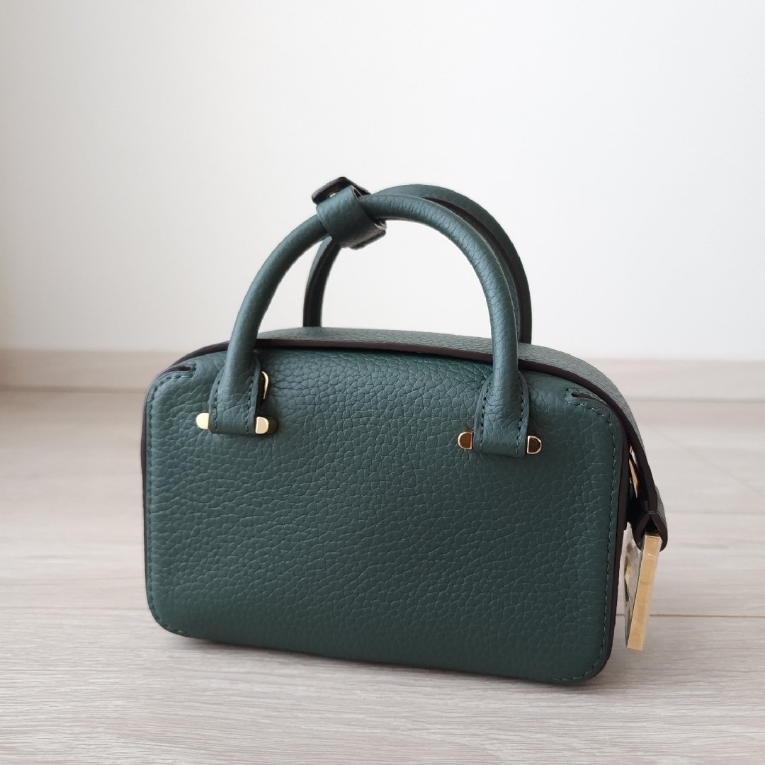 DELVAUX - 未使用【デルヴォー】クールボックス ナノ 新色 DELVAUX - 未使用【デルヴォー】クールボックス ナノ 新色