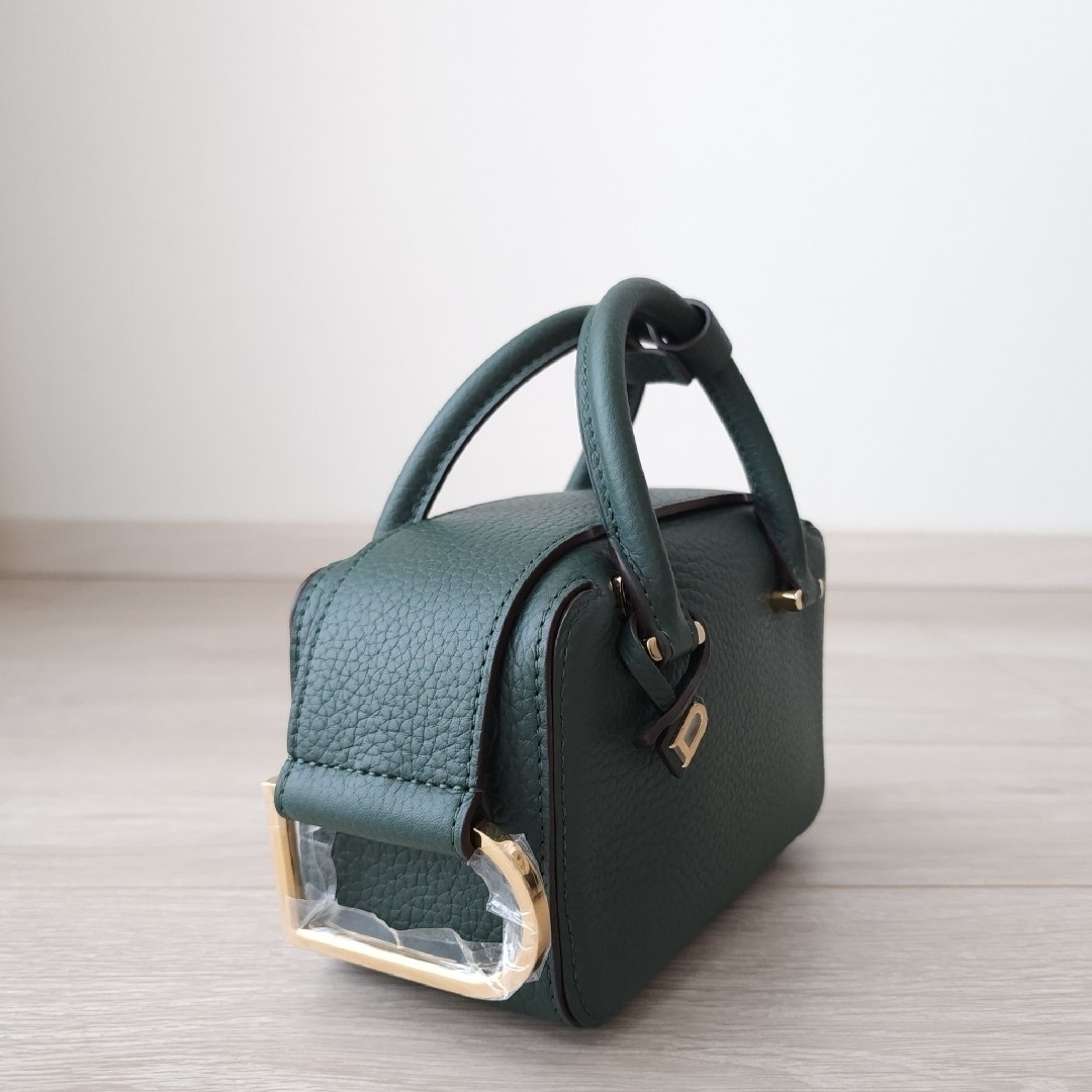 DELVAUX - 未使用【デルヴォー】クールボックス ナノ 新色 DELVAUX - 未使用【デルヴォー】クールボックス ナノ 新色