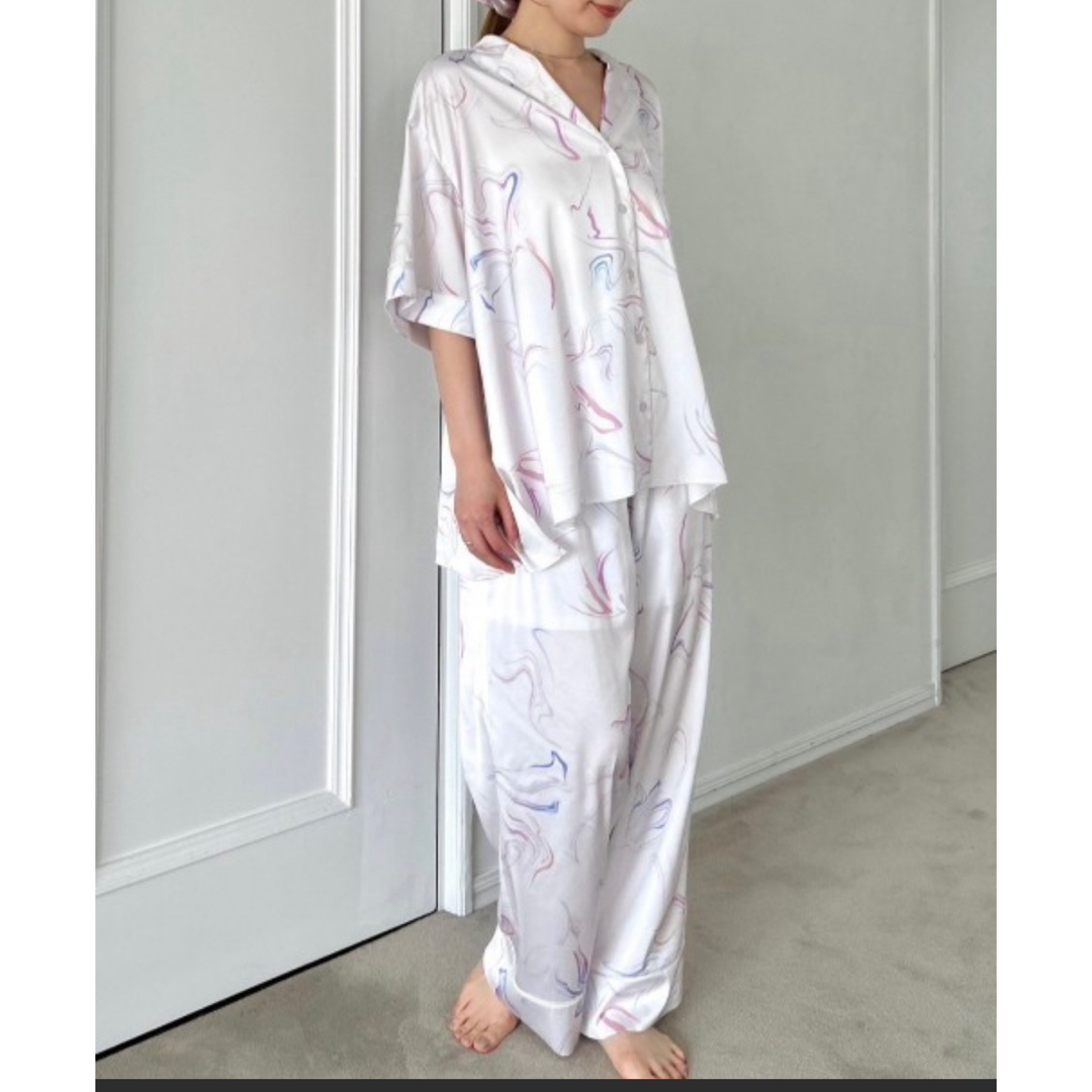 SNIDEL HOME - SNIDEL HOME UVサテン オーバーサイズエンブレム SNIDEL HOME - SNIDEL HOME UVサテン オーバーサイズエンブレム