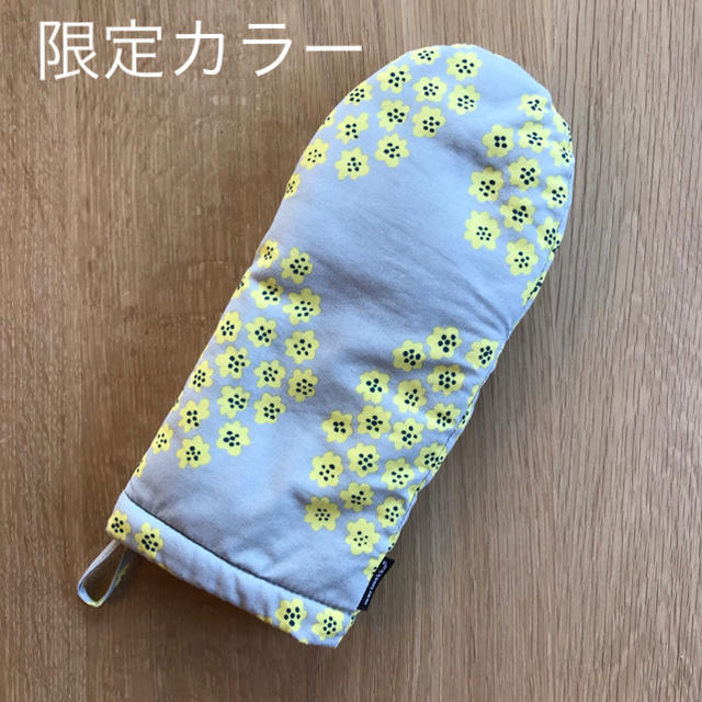 marimekko(マリメッコ)の＊伊勢丹限定カラー＊ マリメッコ プケッティ ミトン 鍋つかみ インテリア/住まい/日用品のキッチン/食器(収納/キッチン雑貨)の商品写真