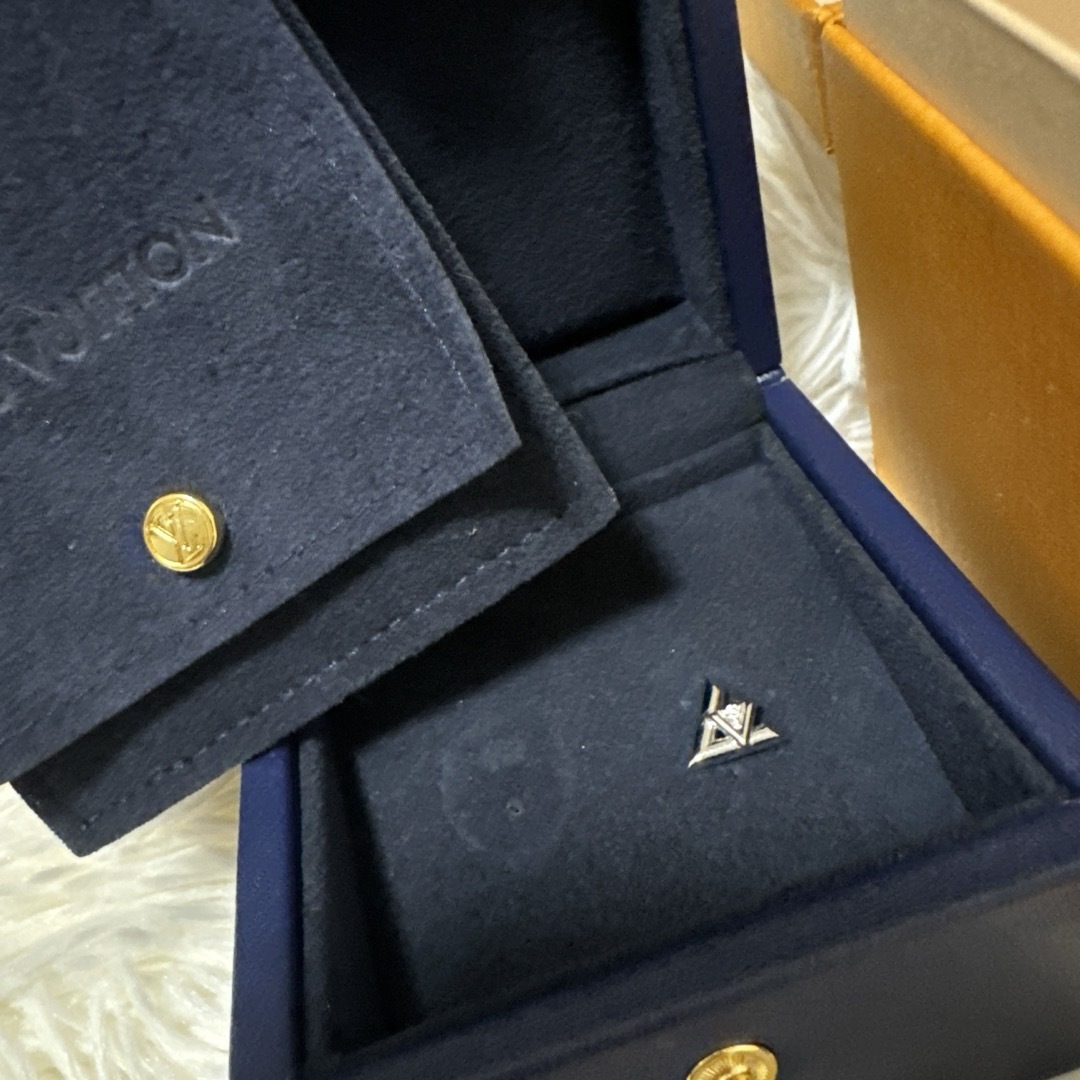 LOUIS VUITTON - ピアス LV ヴォルト ワン(ホワイトゴールド LOUIS VUITTON - ピアス LV ヴォルト ワン(ホワイトゴールド