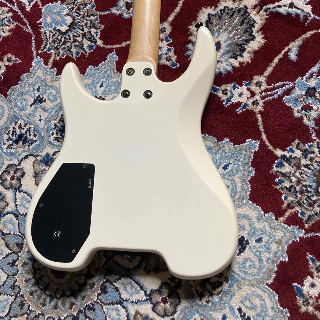 STEINBERGER - 逸品 Spirit By Steinberger GU-Deluxe ホワイト STEINBERGER - 逸品 Spirit By Steinberger GU-Deluxe ホワイト
