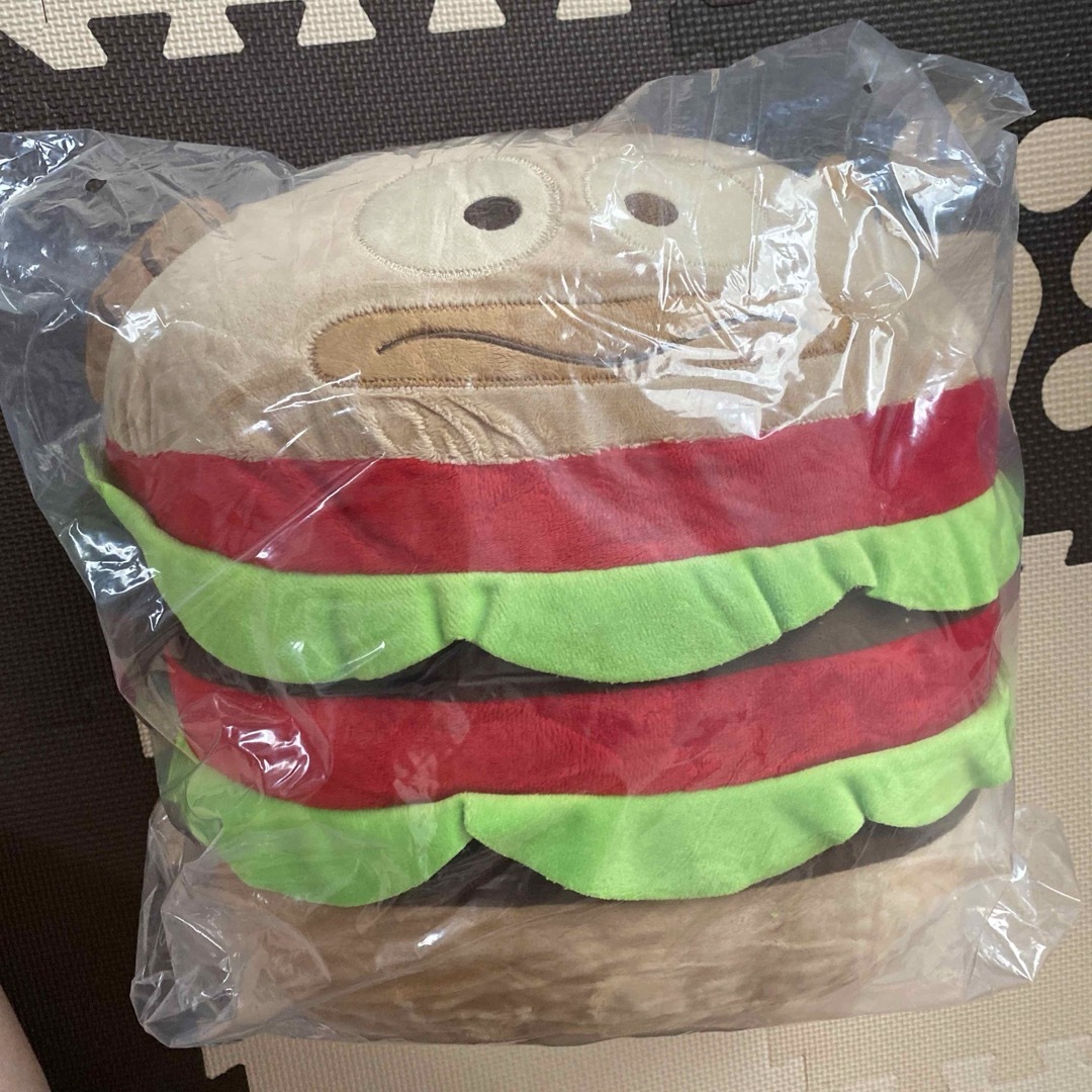 ハンギョドンハンバーガークッション エンタメ/ホビーのおもちゃ/ぬいぐるみ(キャラクターグッズ)の商品写真
