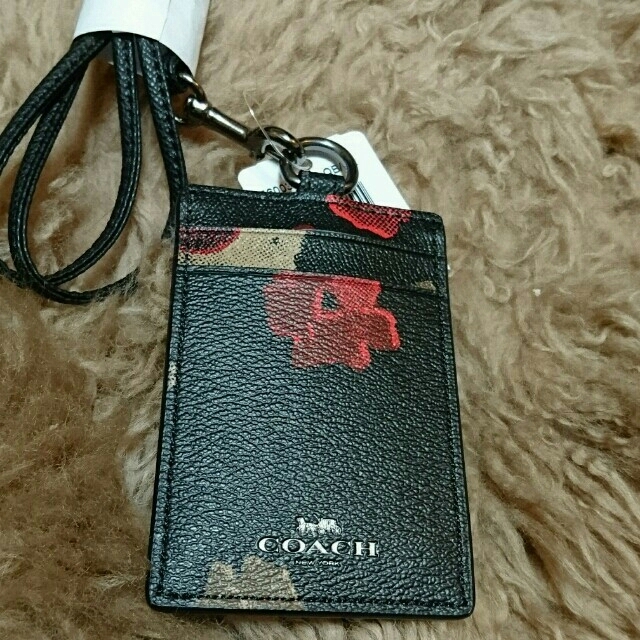 COACH(コーチ)のmomo様専用新品 COACH 花柄 パスケース レディースのファッション小物(名刺入れ/定期入れ)の商品写真