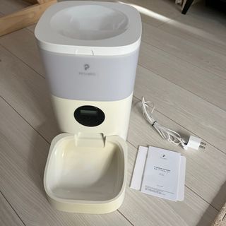 アマゾン(Amazon)のPETLIBRO 自動給餌器 猫 中小型犬用 タイマー機能 音声録音 4L容量(ペットフード)