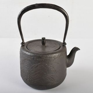 煎茶道具　南部鉄器　金澤雀州造　薄文　筒形　鉄瓶　鉄壷　D　R7746(金属工芸)