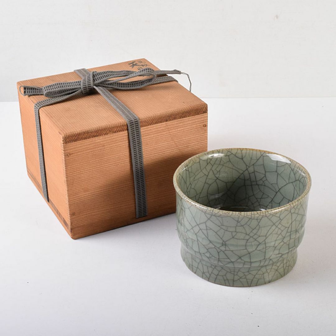 中国　南宋　官窯　青磁　金絲鉄線　氷裂文　建水　時代箱　C　R7755