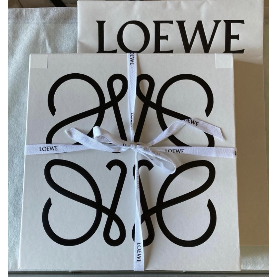 完売【LOEWE x ハウルの動く城】ソフィーTシャツ Sサイズ (LOEWE
