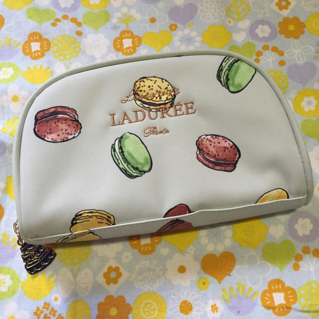 LADUREE(ラデュレ)のラデュレ❁マカロン ポーチ グリーン レディースのファッション小物(ポーチ)の商品写真