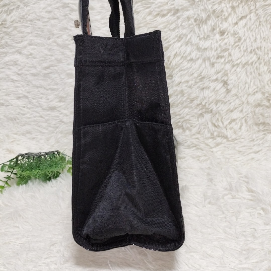 極美品】トリーバーチ エラ トートバッグ 錬 レザー×ナイロン 極美品】トリーバーチ エラ トートバッグ 錬 レザー×ナイロン