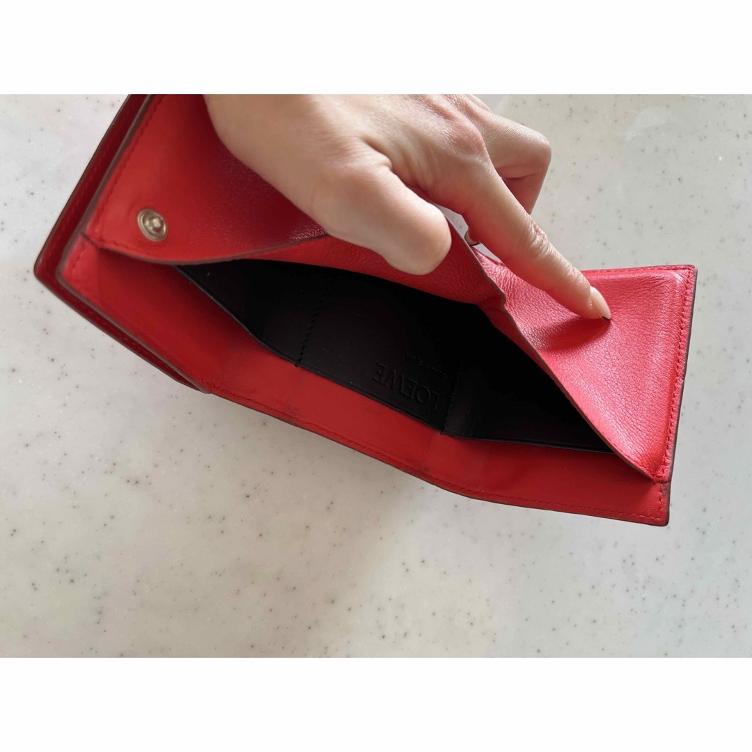LOEWE ロエベ 三つ折り ミニ 財布 赤 財布 LOEWE ロエベ 三つ折り ミニ 財布 赤 財布