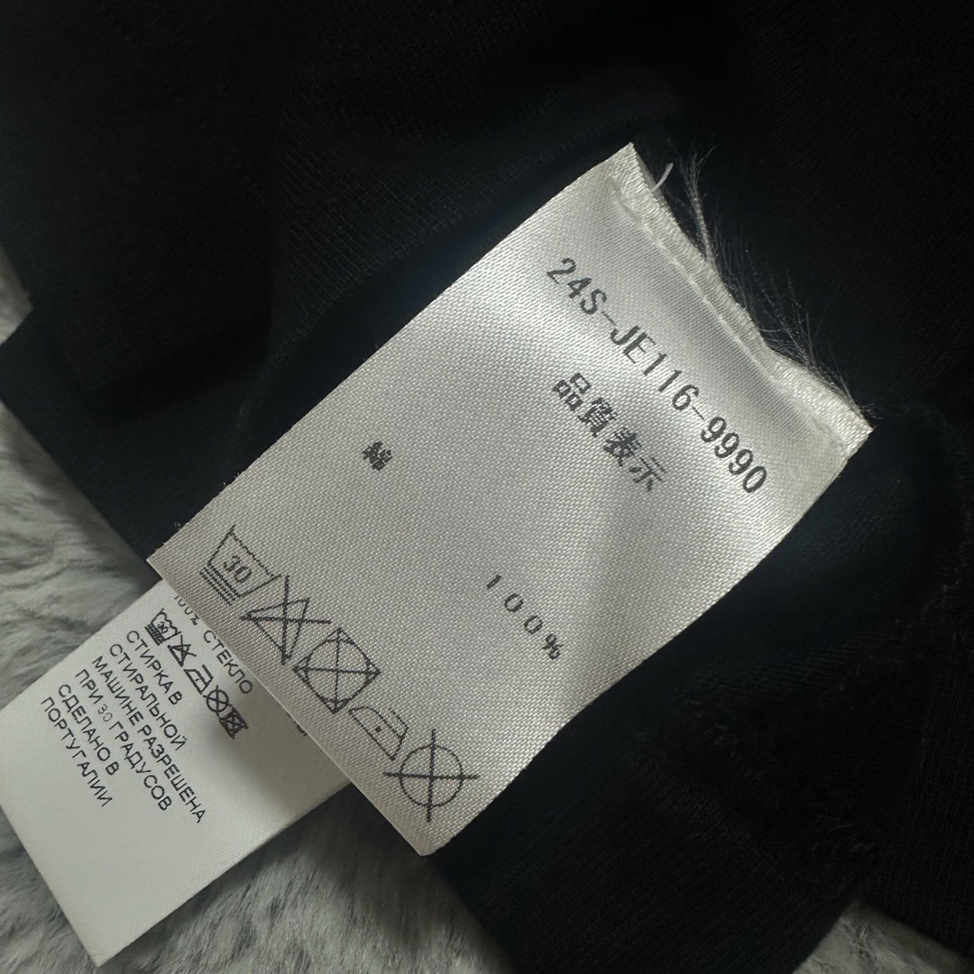 新品タグ付き 大人気‼︎ PATOU ディテール パトゥ クロップドTシャツ 新品タグ付き 大人気‼︎ PATOU ディテール パトゥ クロップドTシャツ
