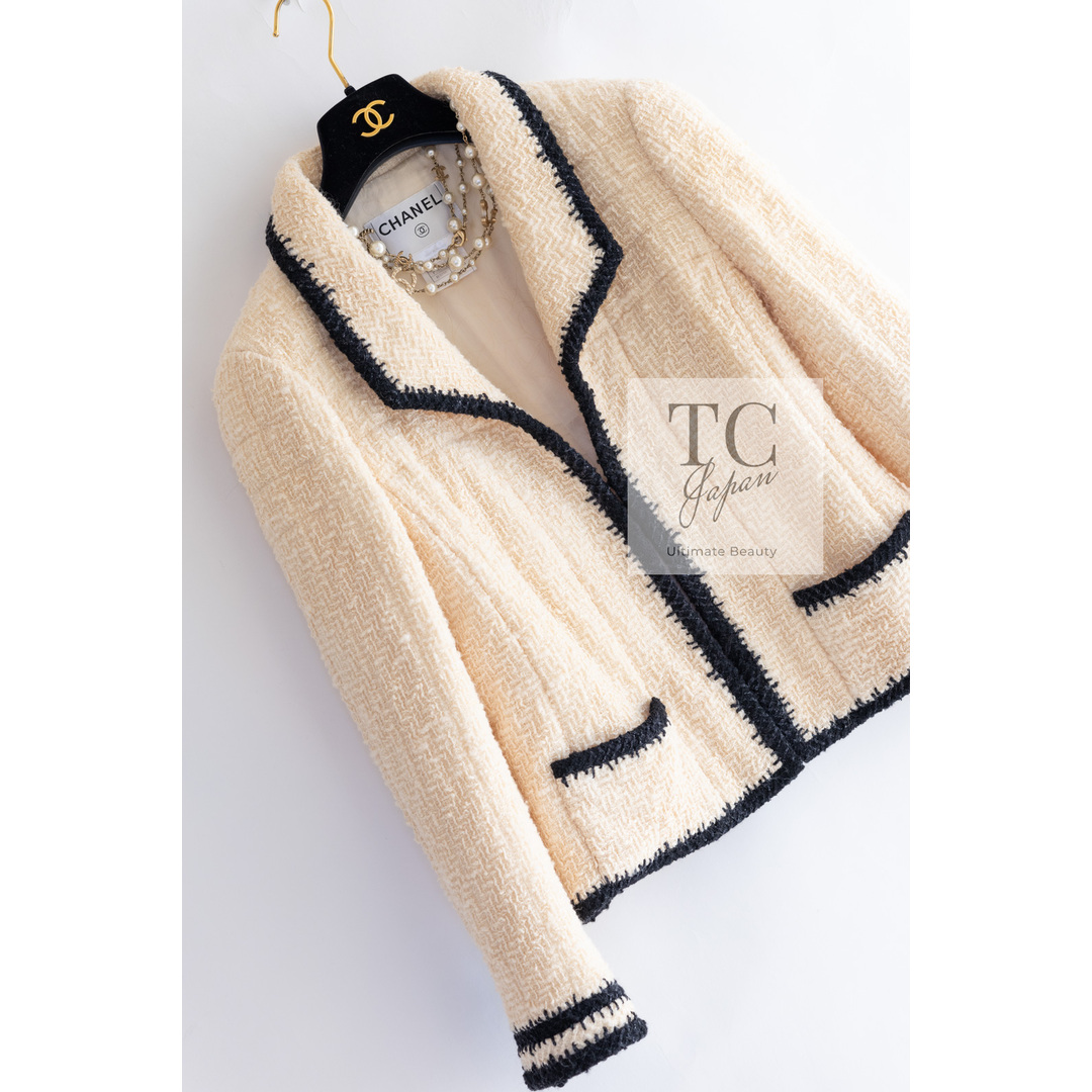 CHANEL - シャネル ジャケット スーツ CHANEL アイボリー CHANEL - シャネル ジャケット スーツ CHANEL アイボリー