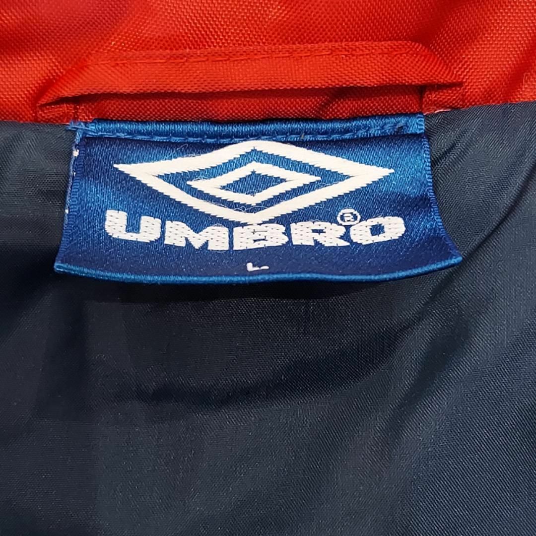 UMBRO - UMBRO アンブロ ナイロンジャケット コート 刺繍 紺 赤 UMBRO - UMBRO アンブロ ナイロンジャケット コート 刺繍 紺 赤