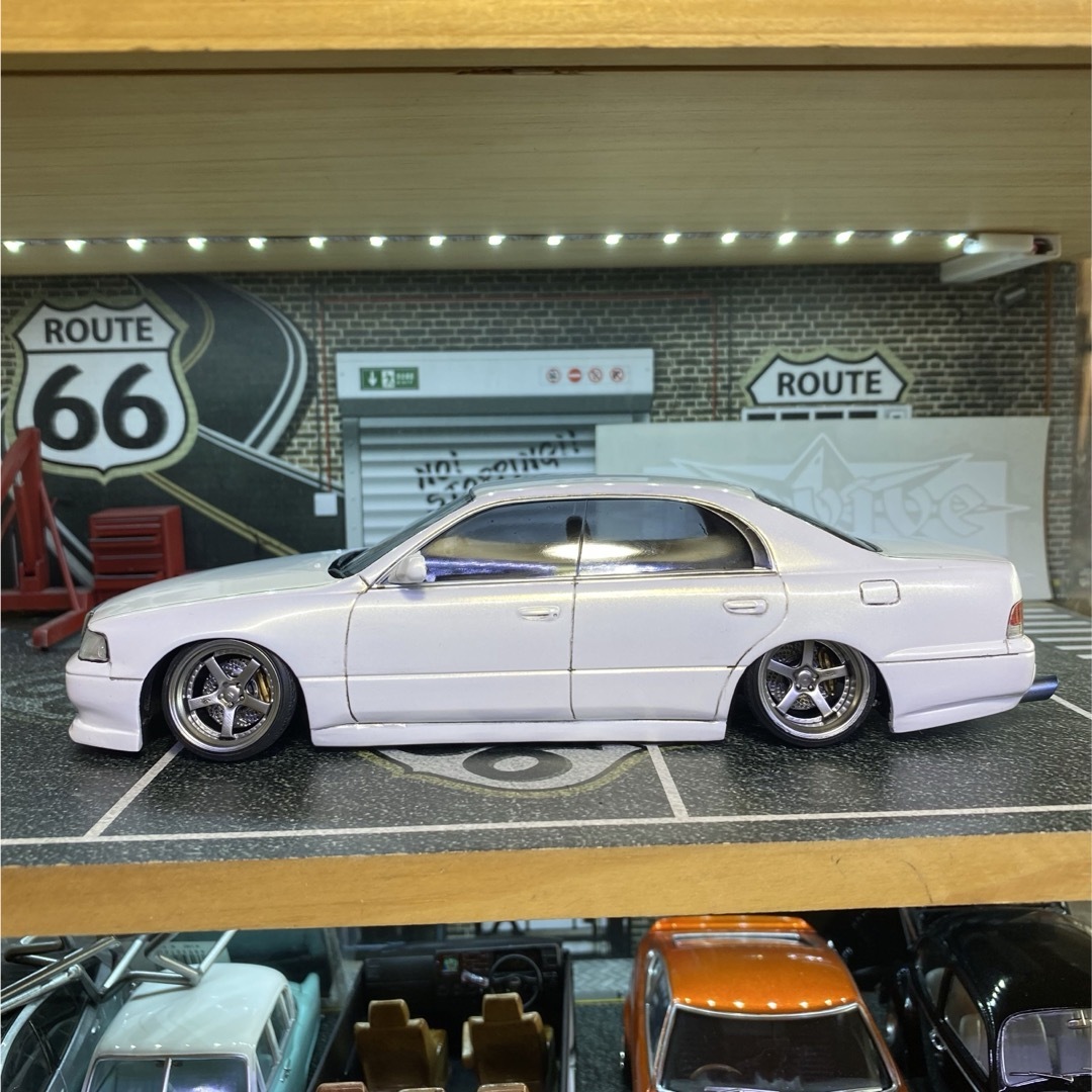 プラモデル完成品 アオシマ 1/24 14マジェスタ改 プラモデル完成品 アオシマ 1/24 14マジェスタ改