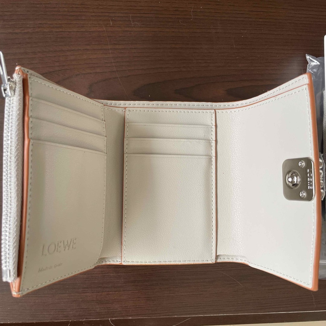LOEWE ロエベ 三つ折り財布 スモールウォレット パールグレー 財布 LOEWE ロエベ 三つ折り財布 スモールウォレット パールグレー 財布