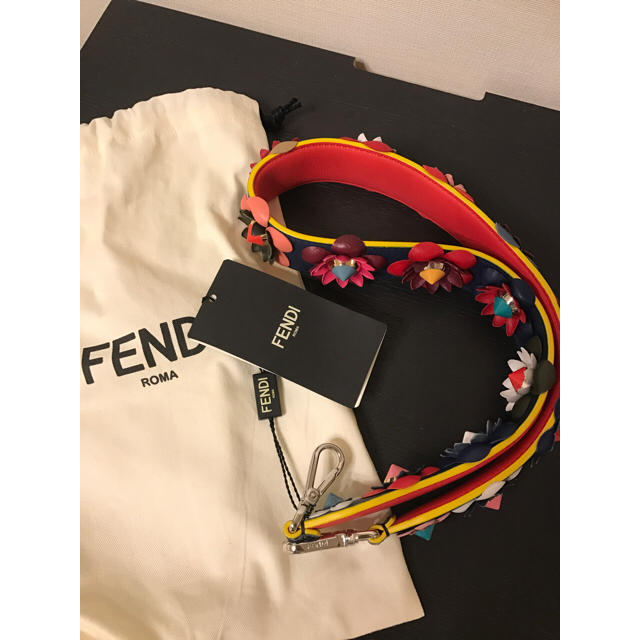 FENDI - FENDI新品ストラップユーの通販 by ひまわり｜フェンディならラクマ