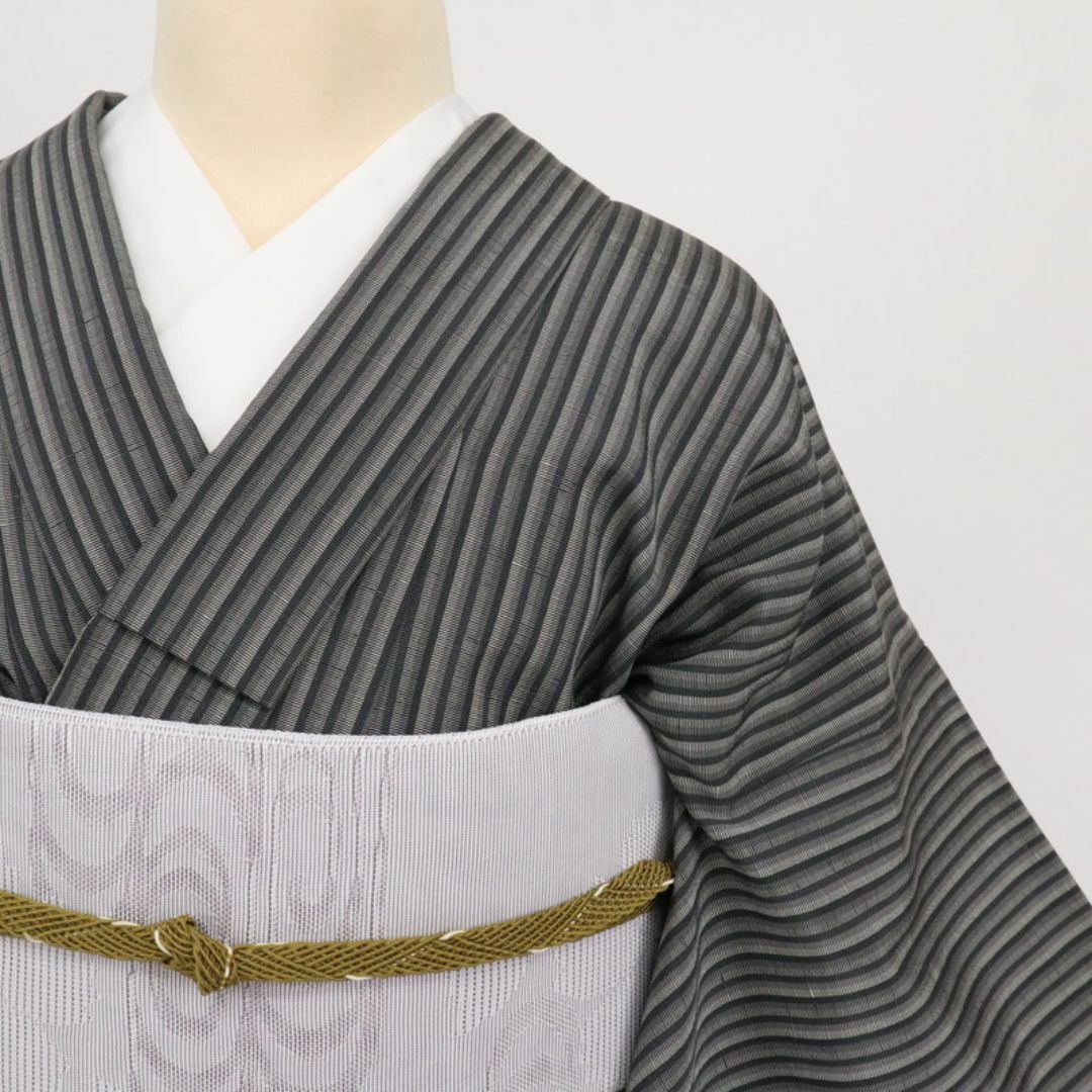 単衣*小紋 お召 縦縞 鰹縞 濃淡グレー 正絹着物 街着やお稽古着 単衣*小紋 お召 縦縞 鰹縞 濃淡グレー 正絹着物 街着やお稽古着