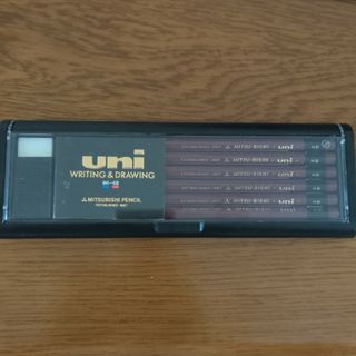 ミツビシエンピツ(三菱鉛筆)の三菱鉛筆　ユニ　1ダース　ペンケース入り消しゴム付(鉛筆)