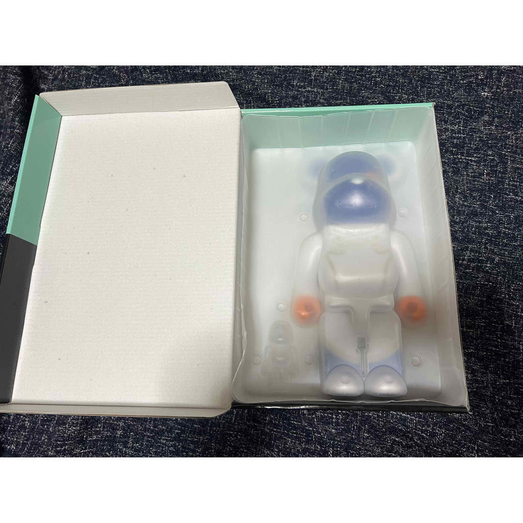 ベアブリック NIKE SB BE@RBRICK 400% whiteフィギュア ベアブリック NIKE SB BE@RBRICK 400% whiteフィギュア