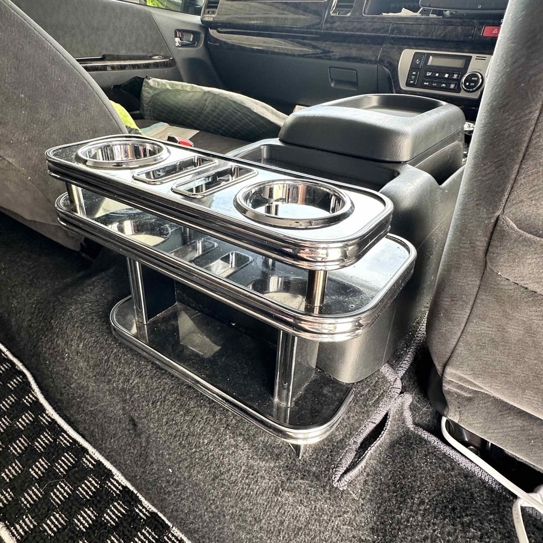 ハイエース リアテーブル セカンドテーブル ドリンクホルダー の ハイエース リアテーブル セカンドテーブル ドリンクホルダー の