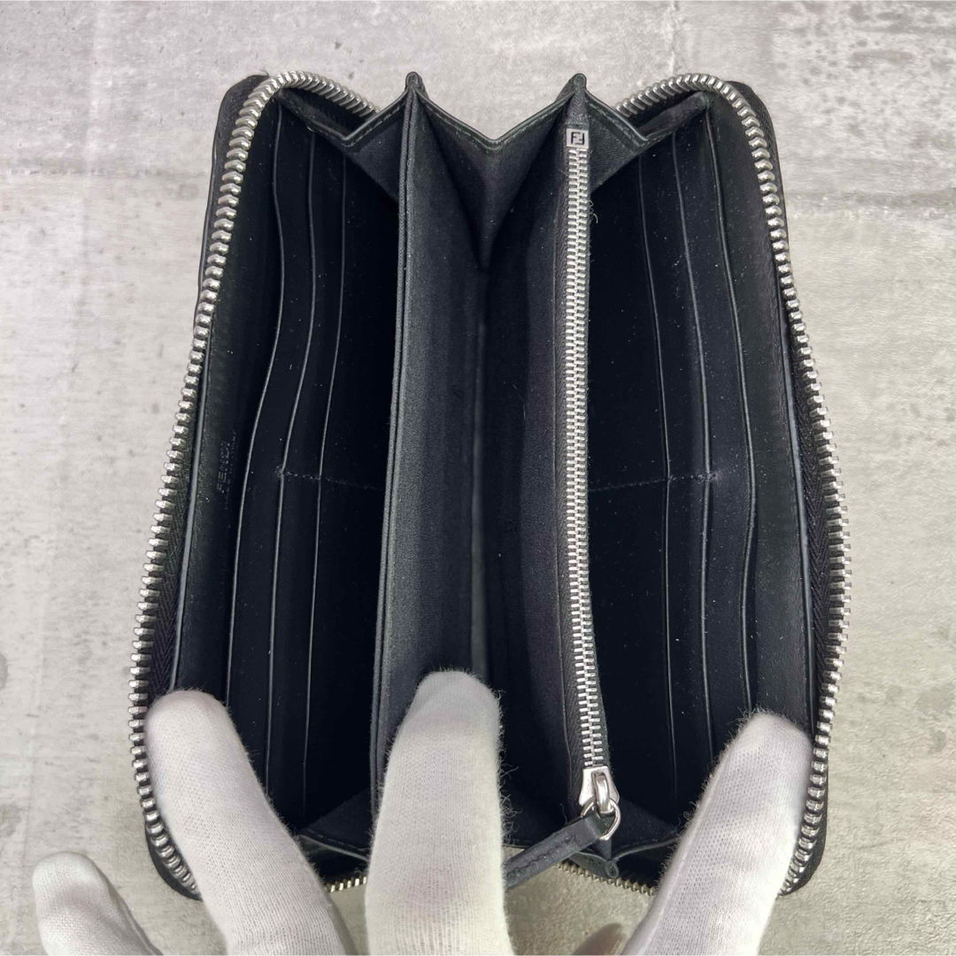 極美品 FENDI FFロゴ エンボス ズッカ 長財布 ラウンド 極美品 FENDI FFロゴ エンボス ズッカ 長財布 ラウンド