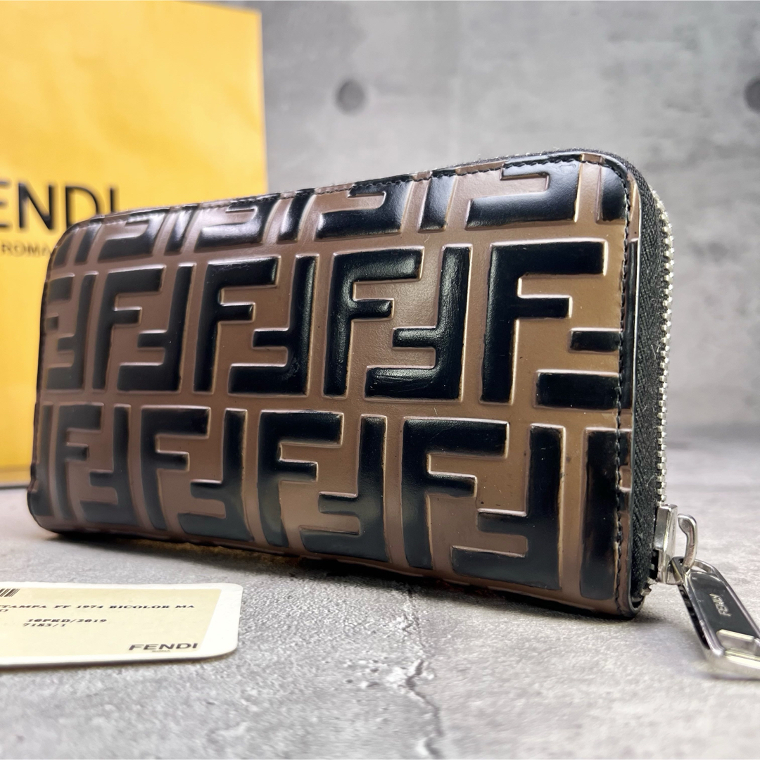 極美品 FENDI FFロゴ エンボス ズッカ 長財布 ラウンド 極美品 FENDI FFロゴ エンボス ズッカ 長財布 ラウンド
