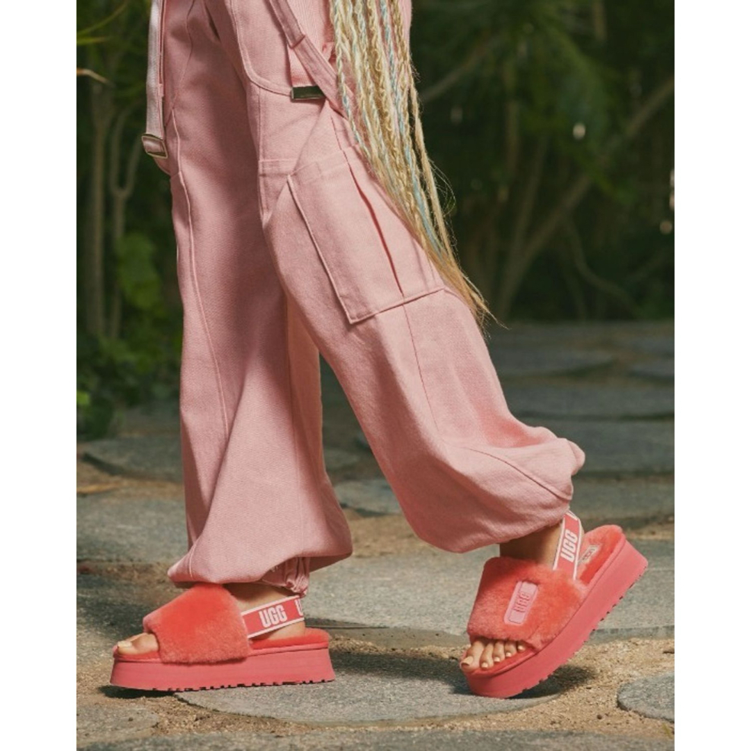 UGG - 新品 UGG サンダル ディスコスライド ピンク 厚底 ファー UGG - 新品 UGG サンダル ディスコスライド ピンク 厚底 ファー