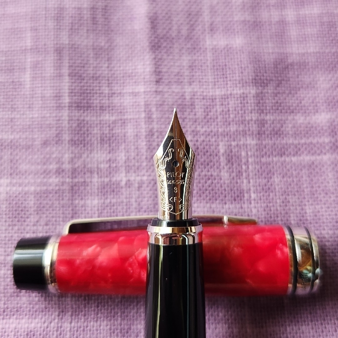 パイロット Legance レガンス89s 万年筆 レッド 14K F 赤 パイロット Legance レガンス89s 万年筆 レッド 14K F 赤