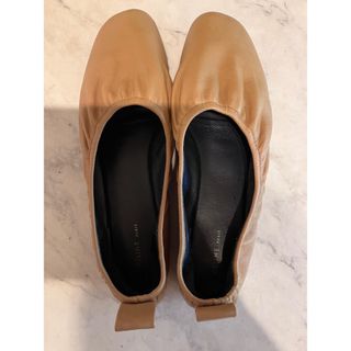 CELINE(バレエシューズ)のフリマアイテム一覧 CELINE(バレエシューズ)のフリマアイテム一覧