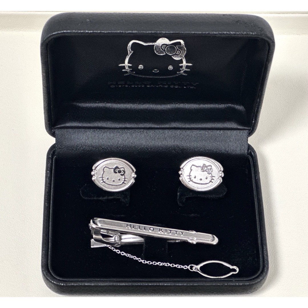 サンリオ - HELLO KITTY カフス ネクタイピン 3点セット SVの サンリオ - HELLO KITTY カフス ネクタイピン 3点セット SVの