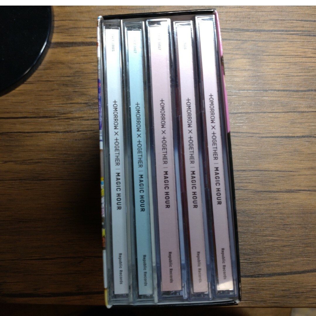 TOMORROW X TOGETHER - txt magic hour ユニバ 5形態 CD TOMORROW X TOGETHER - txt magic hour ユニバ 5形態 CD