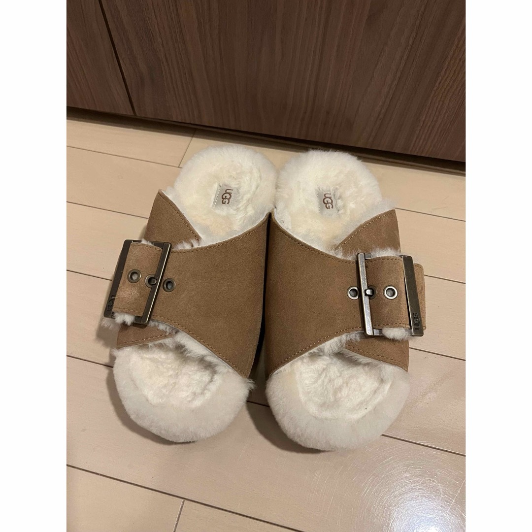UGG コンフォート ムートン サンダル ブラウン UGG コンフォート ムートン サンダル ブラウン