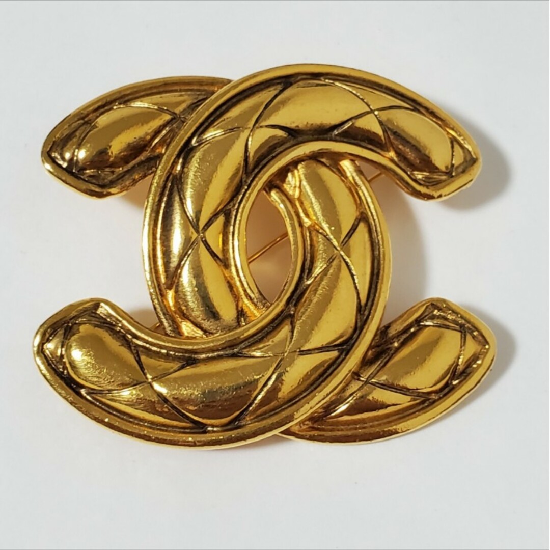 CHANEL - 正規品ヴィンテージCHANELブローチ 刻印あり!の通販 CHANEL - 正規品ヴィンテージCHANELブローチ 刻印あり!の通販
