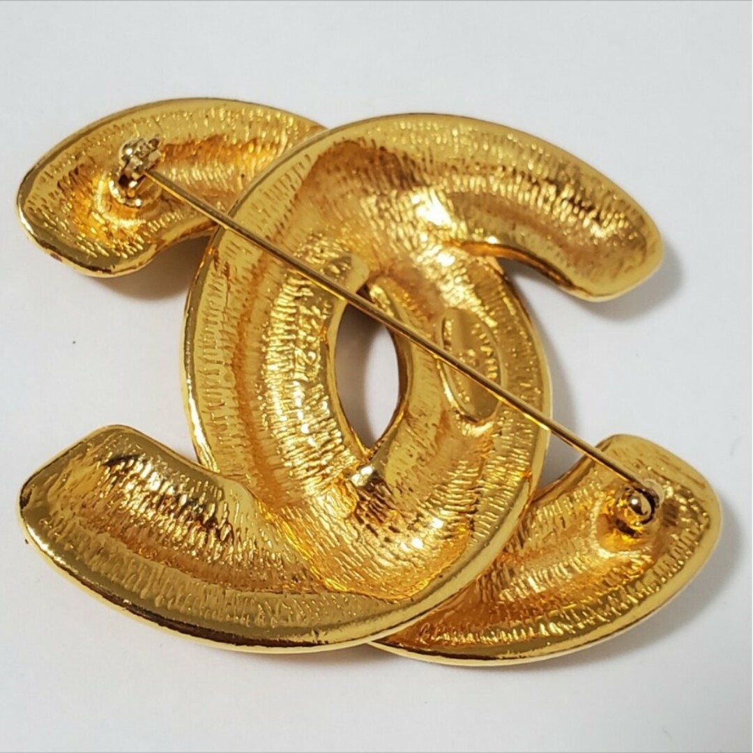 CHANEL - 正規品ヴィンテージCHANELブローチ 刻印あり!の通販 CHANEL - 正規品ヴィンテージCHANELブローチ 刻印あり!の通販