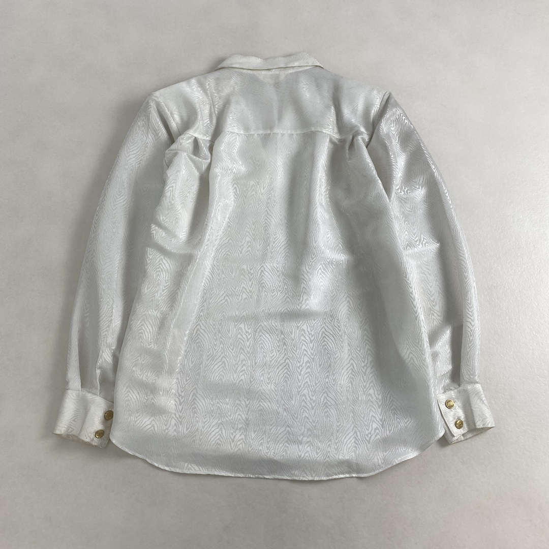 VINTAGE - ヴィンテージ ブラウス 総柄 金ボタン レトロ 白 VINTAGE - ヴィンテージ ブラウス 総柄 金ボタン レトロ 白