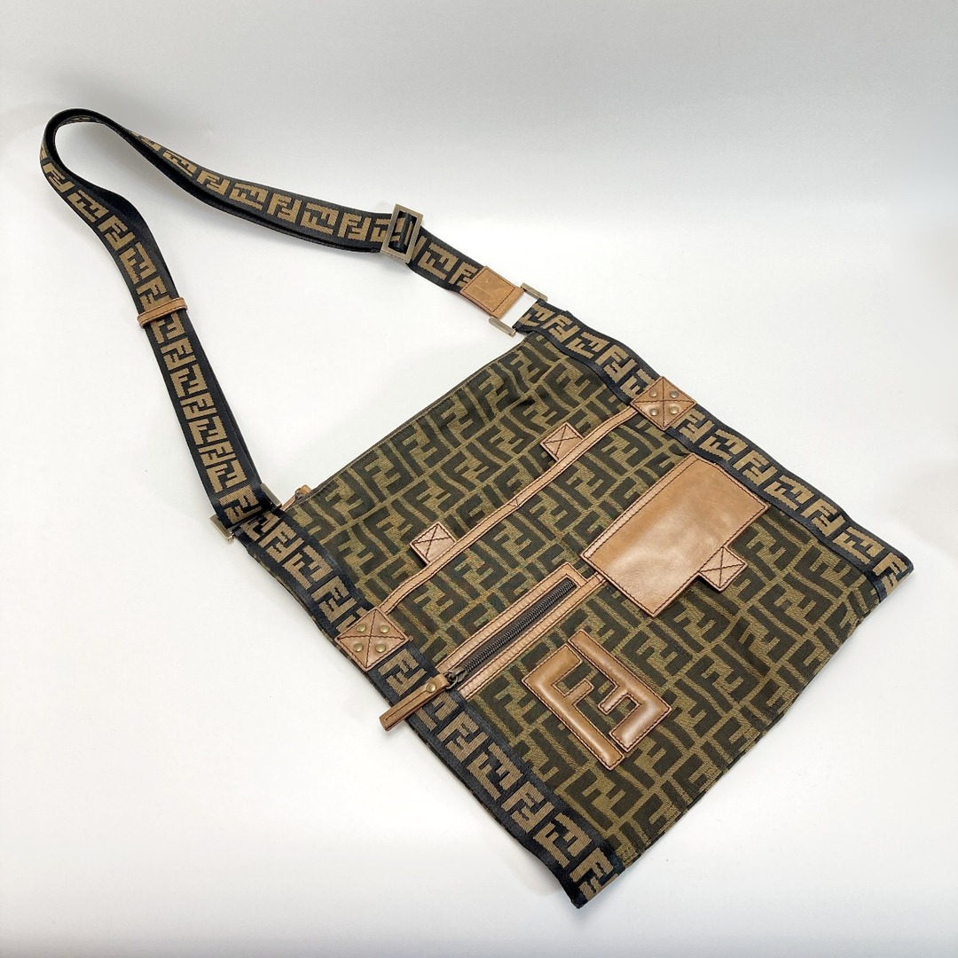 FENDI - FENDI フェンディ ズッカ柄 ショルダーバッグ 7VA167 FENDI - FENDI フェンディ ズッカ柄 ショルダーバッグ 7VA167