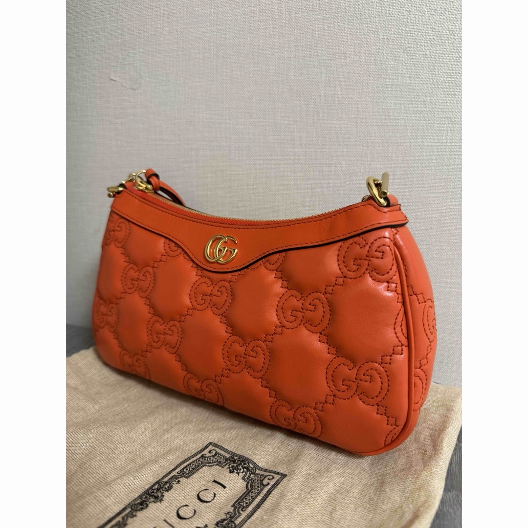 GUCCI(グッチ)の新品同様 グッチ GGマトラッセレザー 2way ハンドバッグ レディースのバッグ(トートバッグ)の商品写真
