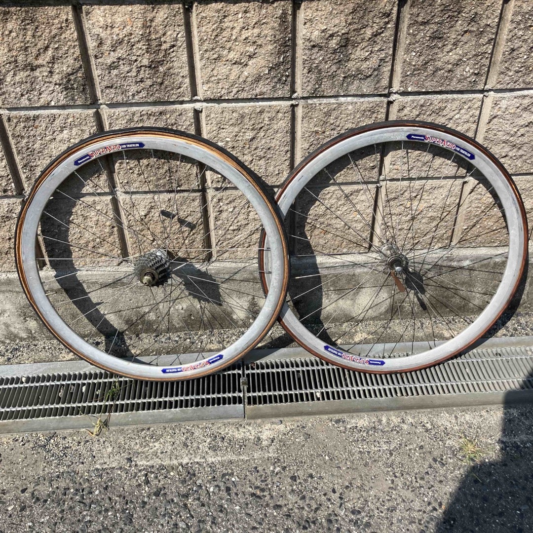 ARAYA・super aero/650c フロントホイール(やや傷や汚れあり ARAYA・super aero/650c フロントホイール(やや傷や汚れあり