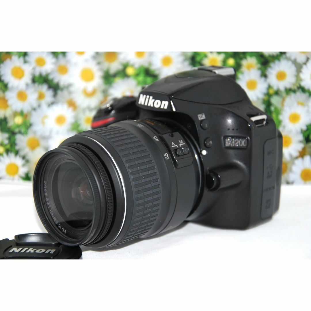 Nikon D3200 デジタル一眼レフカメラ 縦 レンズ付きニコン Nikon D3200 デジタル一眼レフカメラ 縦 レンズ付きニコン