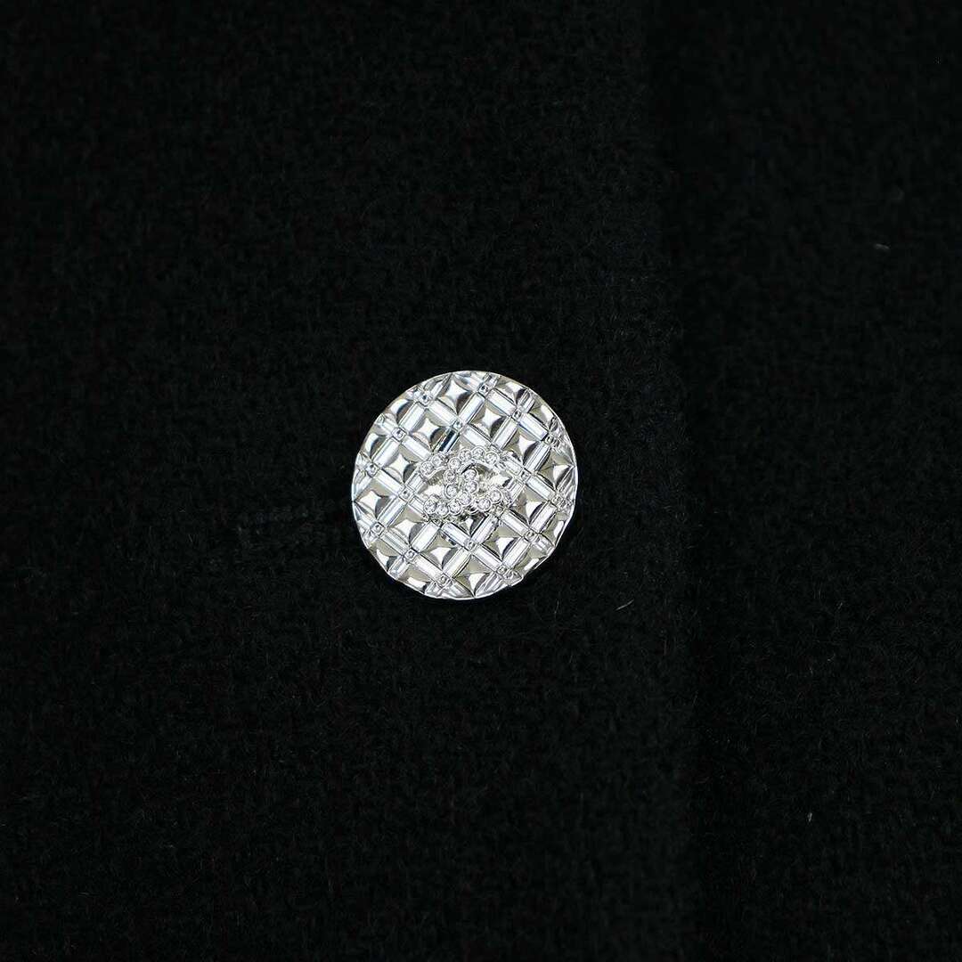 CHANEL - CHANEL シャネル 22AW ココボタンツイードジャケット CHANEL - CHANEL シャネル 22AW ココボタンツイードジャケット